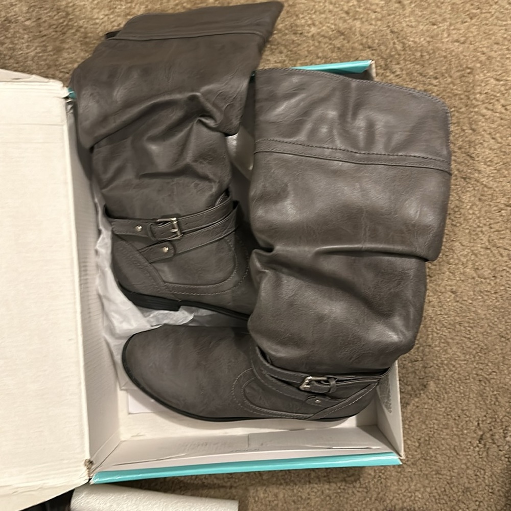 Never Worn!! - image 5